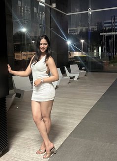 Komal - escort in Dubai Photo 4 of 6