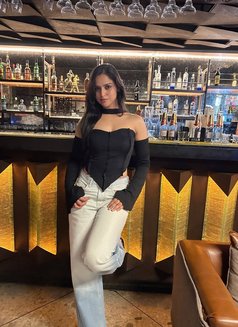 Komal - escort in Dubai Photo 1 of 6