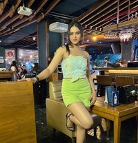 Komal - puta in Dubai