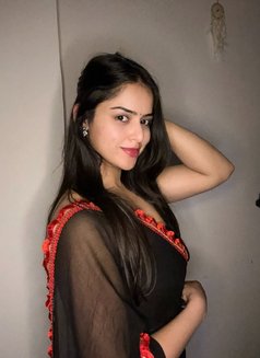 Komal - escort in Dubai Photo 4 of 6