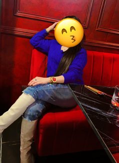 Komal - companion in Dubai Photo 1 of 5