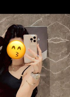 Komal - companion in Dubai Photo 4 of 5