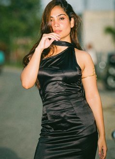 Komal - escort in Dubai Photo 4 of 10