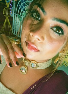 Komal - escort in Dubai Photo 6 of 10