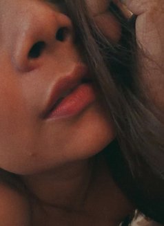 Komal - escort in Dubai Photo 9 of 10