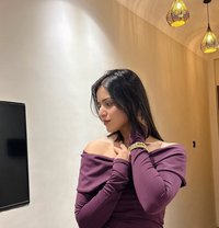 Komal - puta in Dubai