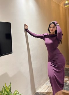 Komal - escort in Dubai Photo 3 of 5