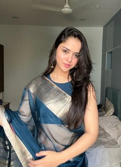 Komal - escort in Dubai Photo 4 of 5