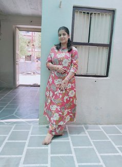 Komal - escort in Mumbai Photo 2 of 2