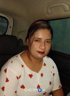 Komal - escort in Noida Photo 1 of 3