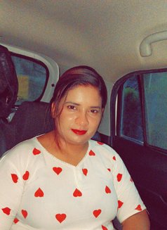 Komal - escort in Noida Photo 2 of 3