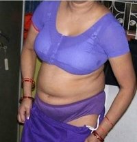 Komal - adult performer in Pune