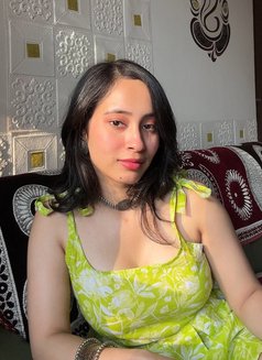 Komal - escort in Vapi Photo 2 of 3