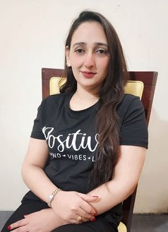 Komal Indian - escort in Dubai Photo 1 of 8