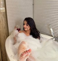 Komal K - escort in Kochi