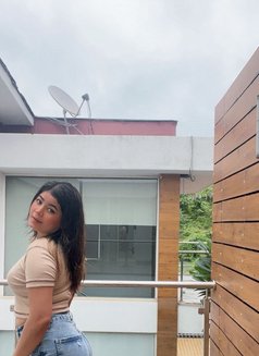 Komal - Intérprete de adultos in Bangalore Photo 1 of 4