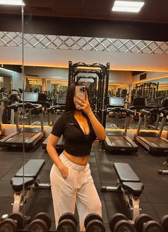 Komal - escort in Dubai Photo 2 of 12