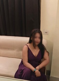 Honey Let's do cam show & sex chat - puta in Pune Photo 2 of 2
