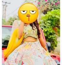 Komal Sharma - puta in Chandigarh