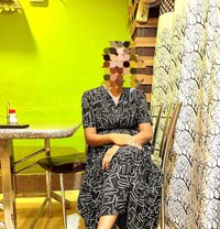 Komal Singh - puta in Gurgaon