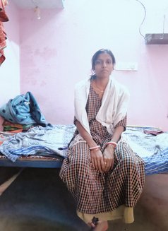 Komal Singh - puta in Mumbai Photo 1 of 2