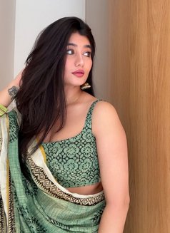 Komal Vip Model - puta in Dubai Photo 2 of 4