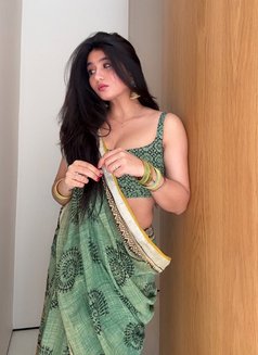 Komal Vip Model - puta in Dubai Photo 3 of 4