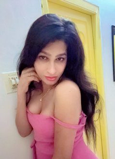 Komali - Acompañantes transexual in Hyderabad Photo 1 of 2