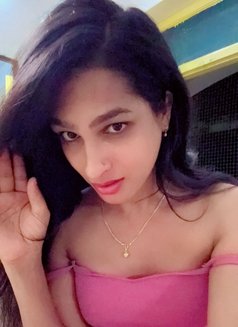Komali - Acompañantes transexual in Hyderabad Photo 2 of 2