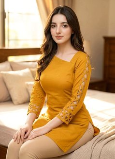 Komaljan - Transsexual escort in Dubai Photo 4 of 4