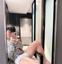 Kongla - Male escort in Singapore Photo 1 of 9