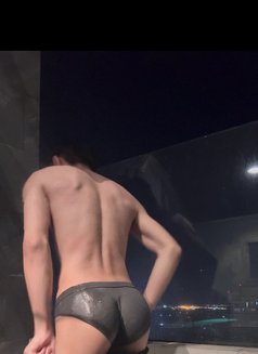 Kongla - Acompañantes masculino in Singapore Photo 8 of 10