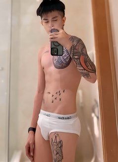 Korean Baby Boy Big Dick Twink Escort - Male escort in Abu Dhabi Photo 2 of 7