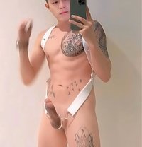 Korean Twink Boytoy Big Dick - Acompañantes masculino in Dubai Photo 3 of 7