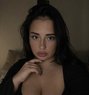 Kraina Seventh Size - puta in Dubai Photo 1 of 6