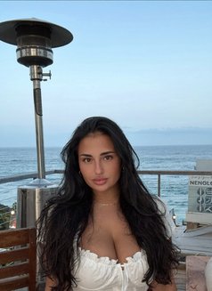 Kraina Seventh Size - puta in Dubai Photo 6 of 6