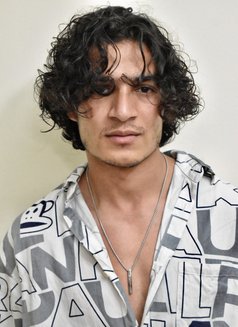 Krapton - Male escort in Doha Photo 2 of 5