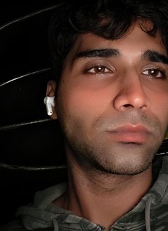 Alex - Male escort in Mumbai Photo 1 of 12