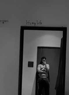 Alex - Male escort in Mumbai Photo 2 of 12