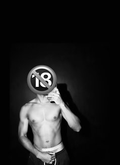 Kreamy - Male escort in Benin City Photo 1 of 6