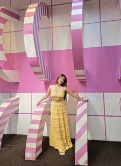 Kris - escort in Manila Photo 1 of 2