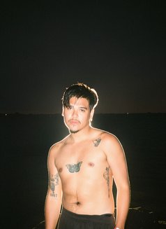 Kris Ford - Male escort in Manila Photo 3 of 5