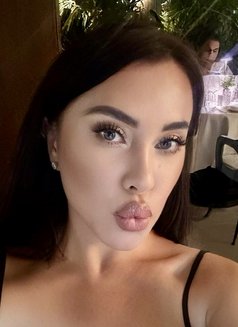 Kris🪭hotty Milf - escort in Dubai Photo 2 of 4