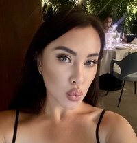 Kris🪭hotty Milf - puta in Dubai Photo 2 of 4