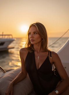 Kris - escort in Singapore Photo 6 of 8