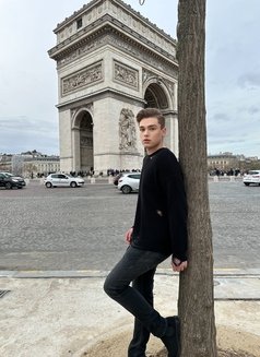 Kris - Acompañantes masculino in Paris Photo 6 of 11