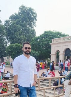 Krish - Male escort in Bangalore Photo 1 of 5