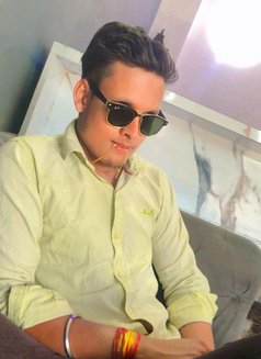 Krish - Male escort in Noida Photo 5 of 8