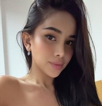 Kristal - puta in Bangkok Photo 16 of 16