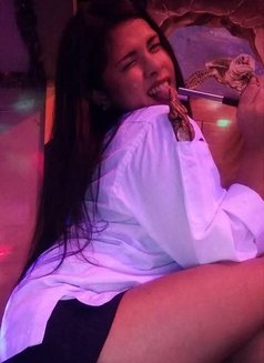 Kristel - Acompañantes transexual in Manila Photo 2 of 10